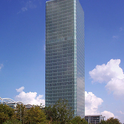 Hochhaus Uptown München by Pavel Toczynski