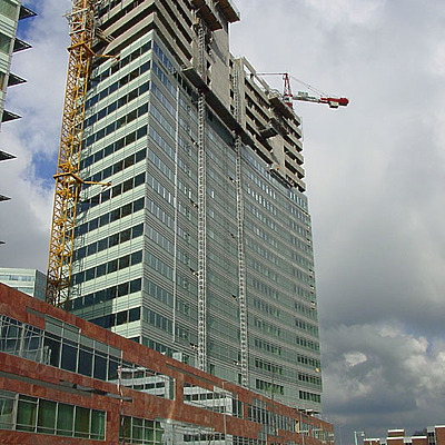 La Guardia Plaza 4 by Michiel van Dijk