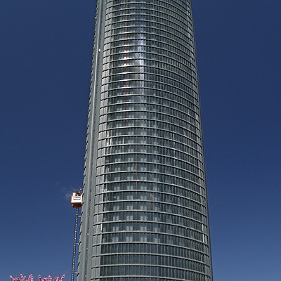 Torre Sacyr Vallehermoso by Cesar Serrano