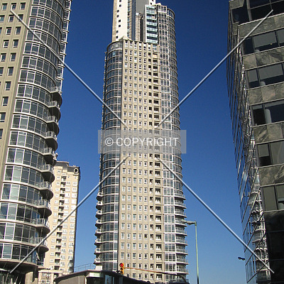 Mulieris torre Sur by Maximiliano Buono