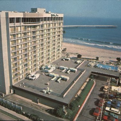 Crowne Plaza Ventura Beach by Curt Teich & Co.
