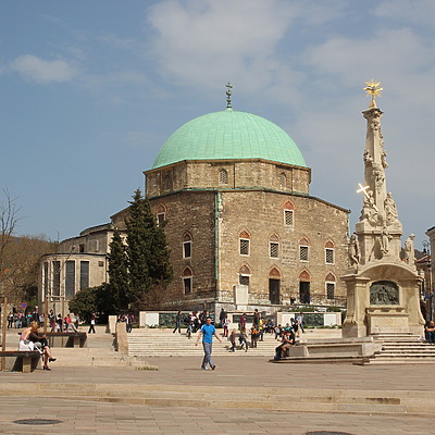 Pécs-Belvárosi templom by Kjetil Balog