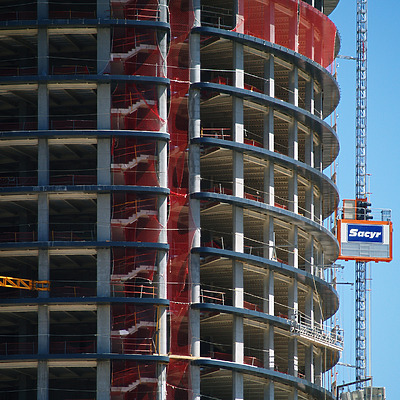 Torre Sacyr Vallehermoso by Cesar Serrano