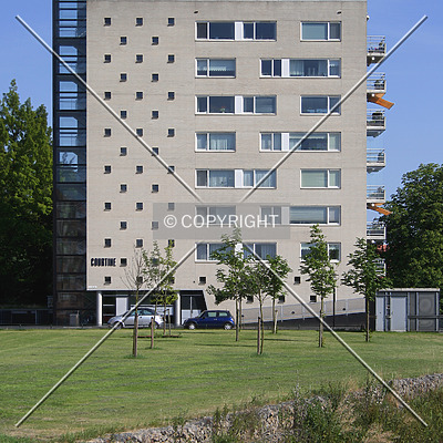 Courtine by René Hogendijk