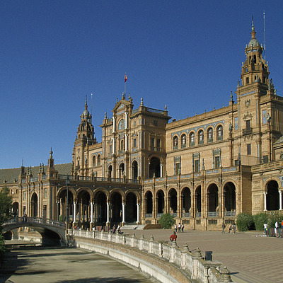 Palacio de España by Cesar Serrano