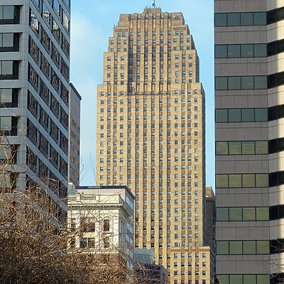 Carew Tower by Nate Lindsey