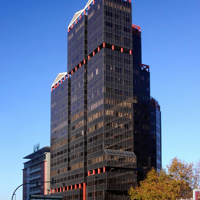 Edificio Satélite by Cesar Serrano