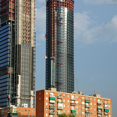 Torre Sacyr Vallehermoso by John Bek
