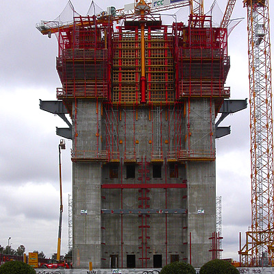 Torre Caja Madrid by Cesar Serrano