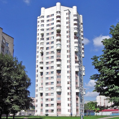 Prospekt Rokossovskogo 82 by Alexei Bobko