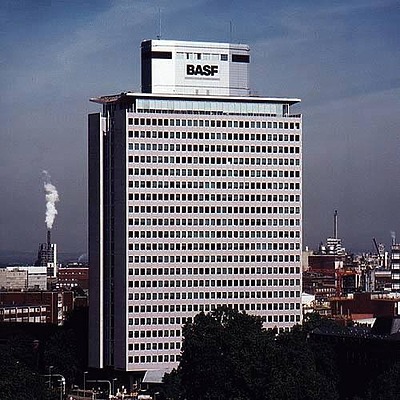 BASF Hochhaus E 100 by HPP Architekten