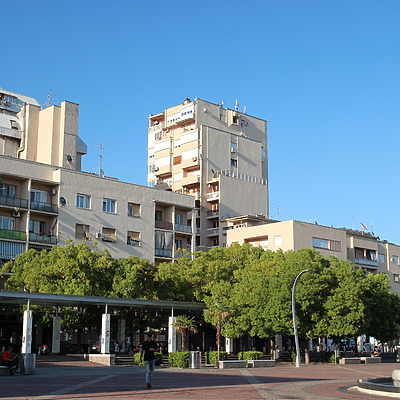 Ulice Slobode 60-70 by Kjetil Balog