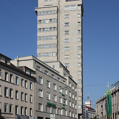 Tagblatt Turmhaus by Michiel van Dijk