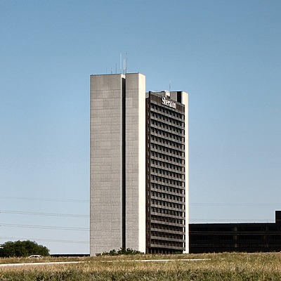 DoubleTree Bloomington Minneapolis South Tower by James Peacock