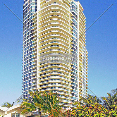 Continuum on South Beach, South Tower by Jorge Molina