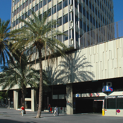 Edificio Colón by John Bek