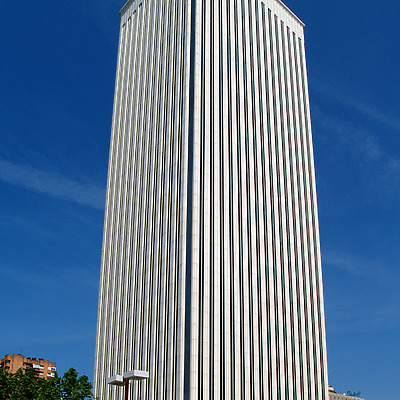 Torre Picasso by Cesar Serrano