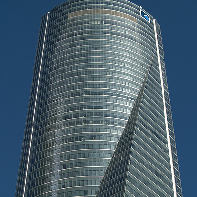 Torre Espacio by Cesar Serrano