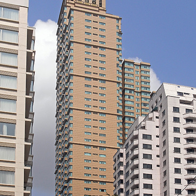 Centrepointe Ratchadamri by Horst Kiechle