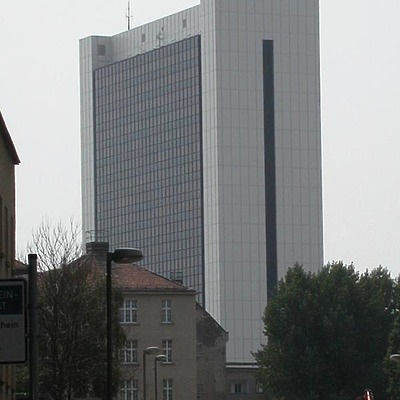 Internationales Handelszentrum Berlin by Cesar Serrano