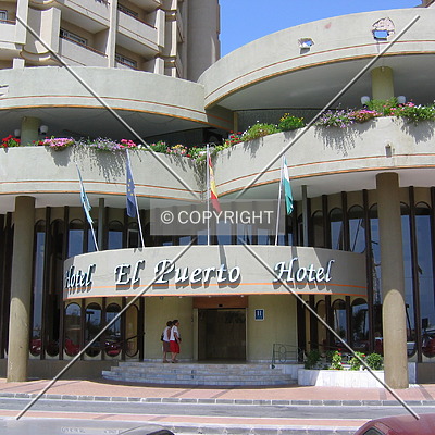 Hotel El Puerto by Victor Carcedo