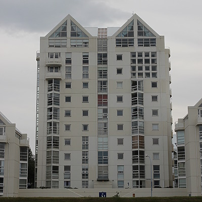 Klapparstígur 1 by Kjetil Balog