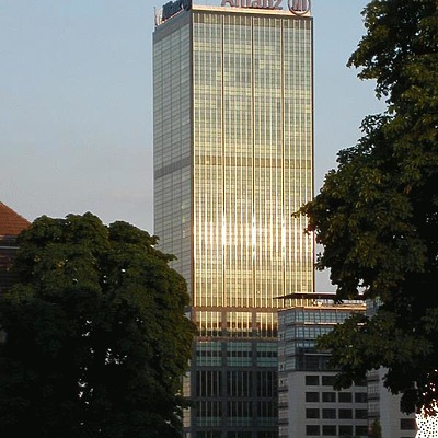 Hochhaus Treptower by Cesar Serrano