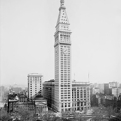 Metropolitan Life Tower by Universal History Archive/Universal Images Group