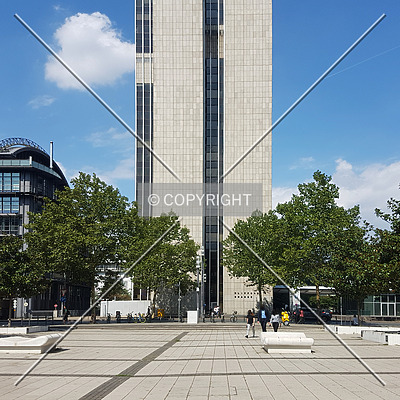Frankfurter Büro Center by Nephilim
