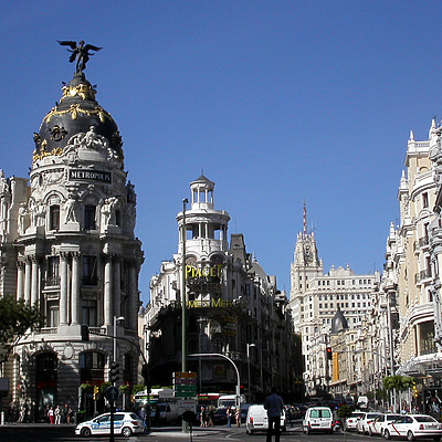 Edificio Metropolis by Cesar Serrano