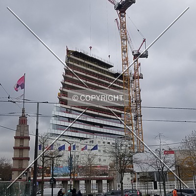 Tour Triangle by Florian Barbier