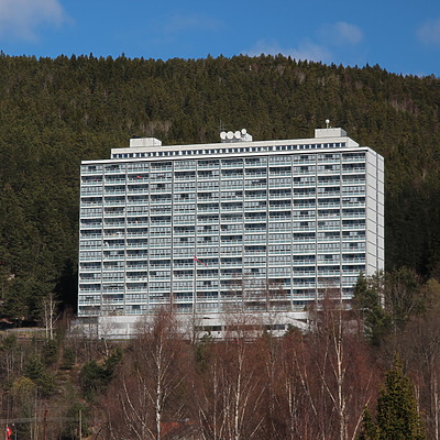 Høyblokken Solås by Kjetil Balog