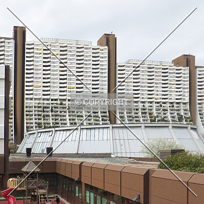 Wohnpark Alterlaa - Block B3-B8 by Nephilim