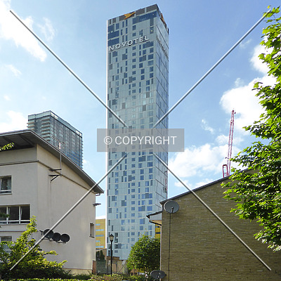 Novotel London Canary Wharf by Nephilim