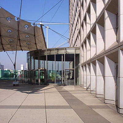La Grande Arche by Pavel Toczynski