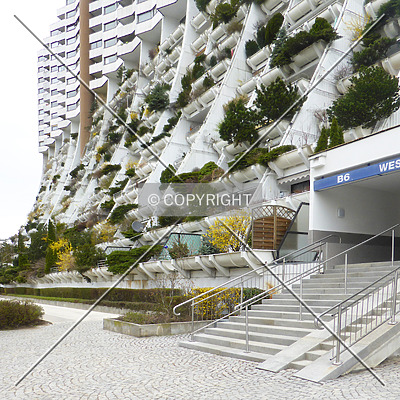 Wohnpark Alterlaa - Block B3-B8 by Nephilim