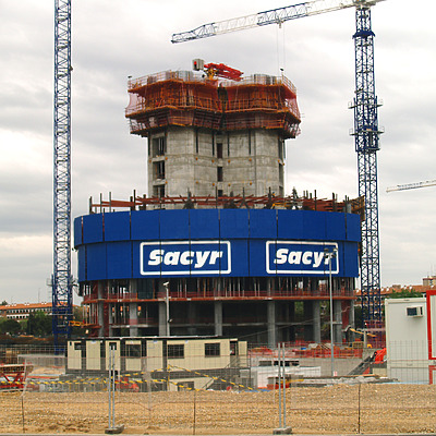 Torre Sacyr Vallehermoso by Cesar Serrano