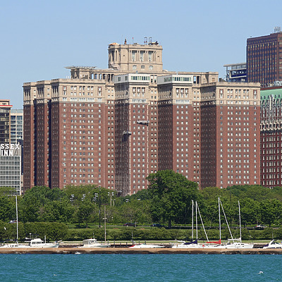 Chicago Hilton & Towers by Michiel van Dijk