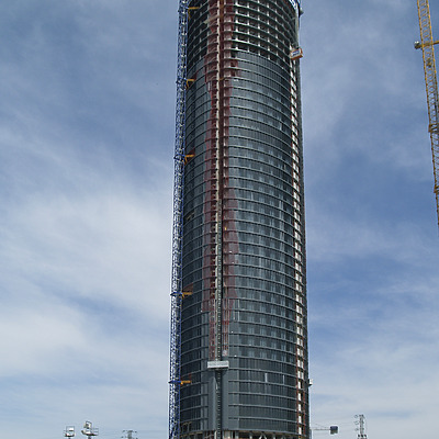 Torre Sacyr Vallehermoso by Cesar Serrano