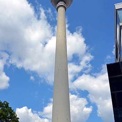 Berliner Fernsehturm by John W. Cahill