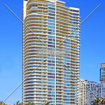 Continuum on South Beach, South Tower by Jorge Molina