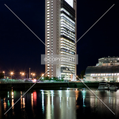 Madero Office by Maximiliano Buono