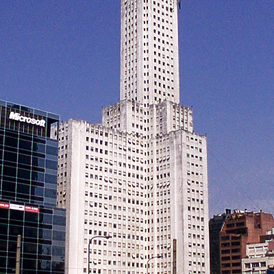 Edificio Alas by Daniel Kieckhefer