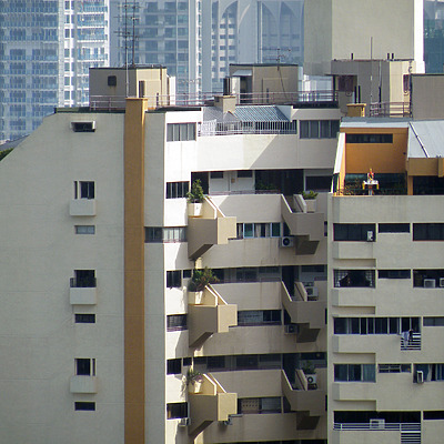 Pearl Bank Apartments by Horst Kiechle
