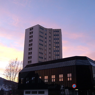 Skistadbygget by Kjetil Balog