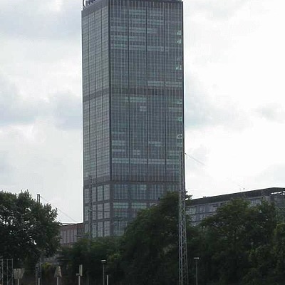 Hochhaus Treptower by Cesar Serrano