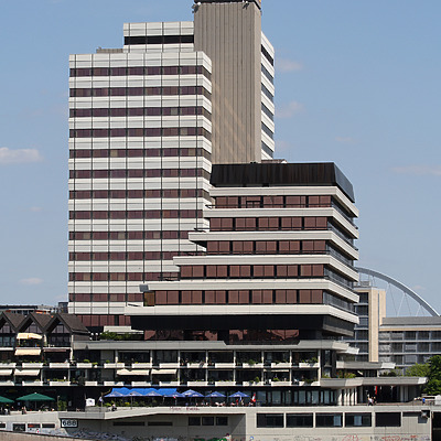 Lufthansa-Hochhaus by Michiel van Dijk