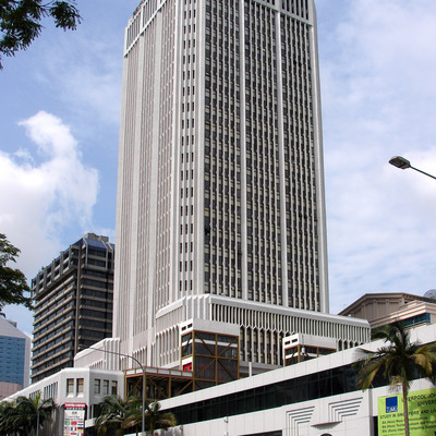 Peninsula Plaza by Horst Kiechle