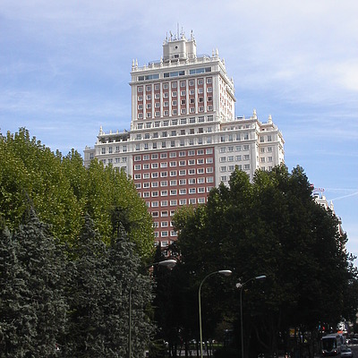 Edificio España by Cesar Serrano