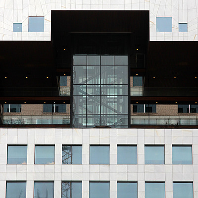 DNB hus B by Kjetil Balog